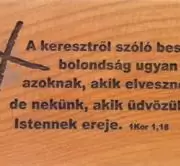 Hűtőmágnes, fa, szögletes (A keresztről)